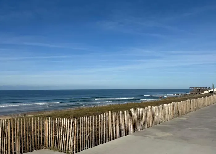 Face A La アパート ラカノー