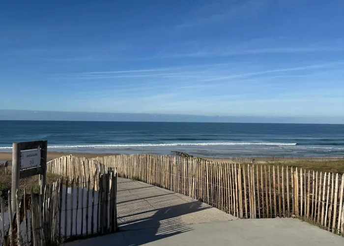 Face A La アパート